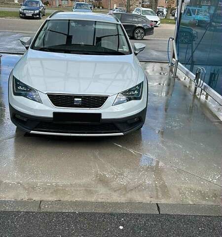Білий Сеат Leon, об'ємом двигуна 1.97 л та пробігом 198 тис. км за 11500 $, фото 1 на Automoto.ua