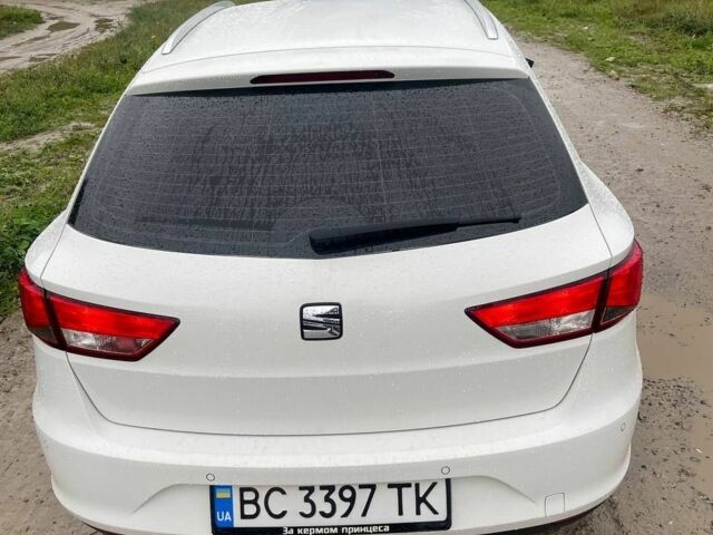Белый Сеат Леон, объемом двигателя 2 л и пробегом 270 тыс. км за 12000 $, фото 2 на Automoto.ua