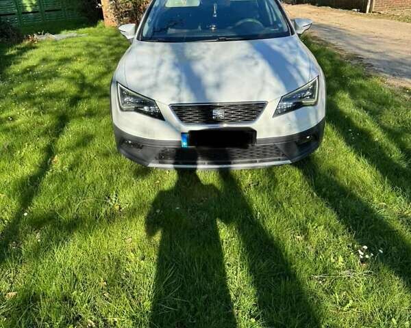 Білий Сеат Leon, об'ємом двигуна 1.97 л та пробігом 198 тис. км за 11500 $, фото 3 на Automoto.ua