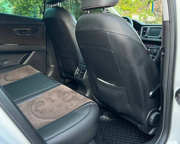 Білий Сеат Leon, об'ємом двигуна 1.97 л та пробігом 204 тис. км за 16700 $, фото 9 на Automoto.ua