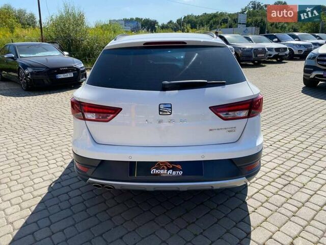 Білий Сеат Leon, об'ємом двигуна 1.97 л та пробігом 168 тис. км за 12900 $, фото 5 на Automoto.ua