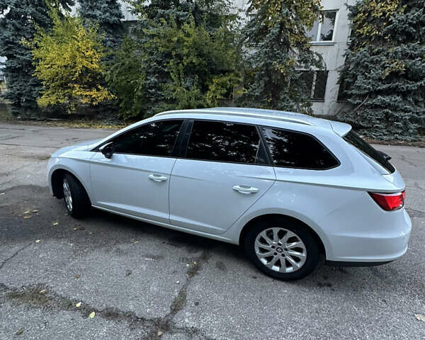 Сеат Леон 2016 в Черкассах на Automoto.ua Белый Сеат Леон, объемом двигателя 1.6 л и пробегом 212 тыс. км за 12800 $, фото 5 на Automoto.ua