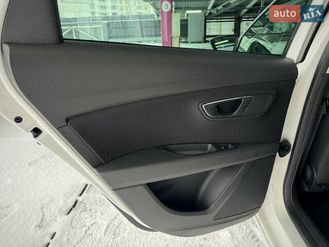 Белый Сеат Леон, объемом двигателя 1.4 л и пробегом 109 тыс. км за 14300 $, фото 36 на Automoto.ua