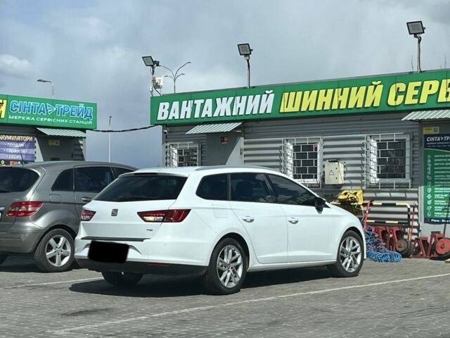 Белый Сеат Леон, объемом двигателя 2 л и пробегом 220 тыс. км за 10456 $, фото 3 на Automoto.ua