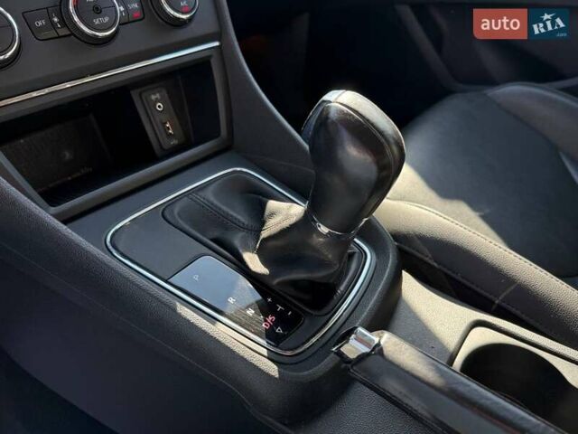 Белый Сеат Леон, объемом двигателя 1.97 л и пробегом 263 тыс. км за 9900 $, фото 12 на Automoto.ua