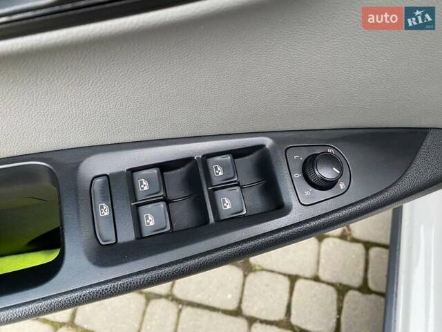 Білий Сеат Leon, об'ємом двигуна 1.97 л та пробігом 168 тис. км за 13500 $, фото 12 на Automoto.ua