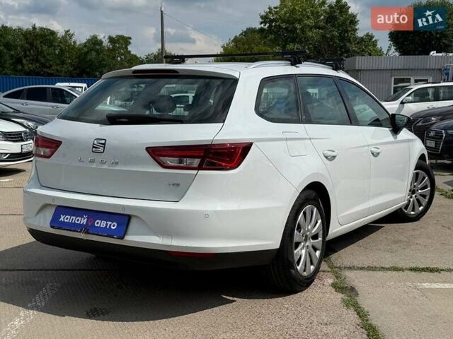Белый Сеат Леон, объемом двигателя 2 л и пробегом 263 тыс. км за 12000 $, фото 5 на Automoto.ua