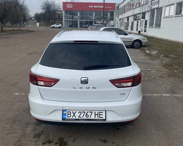 Белый Сеат Леон, объемом двигателя 2 л и пробегом 194 тыс. км за 15500 $, фото 5 на Automoto.ua