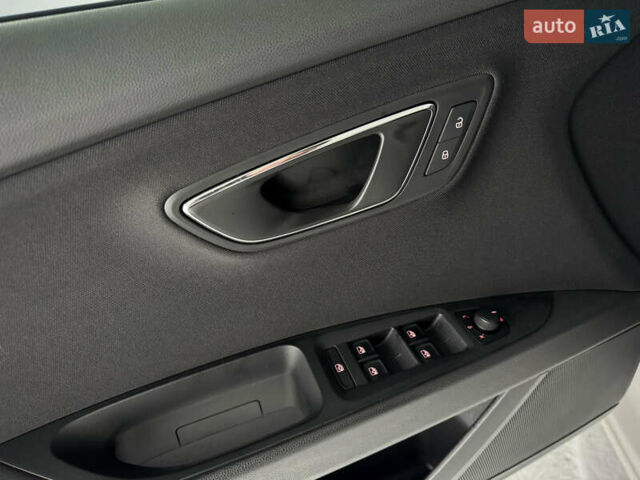 Белый Сеат Леон, объемом двигателя 1.4 л и пробегом 109 тыс. км за 14300 $, фото 29 на Automoto.ua