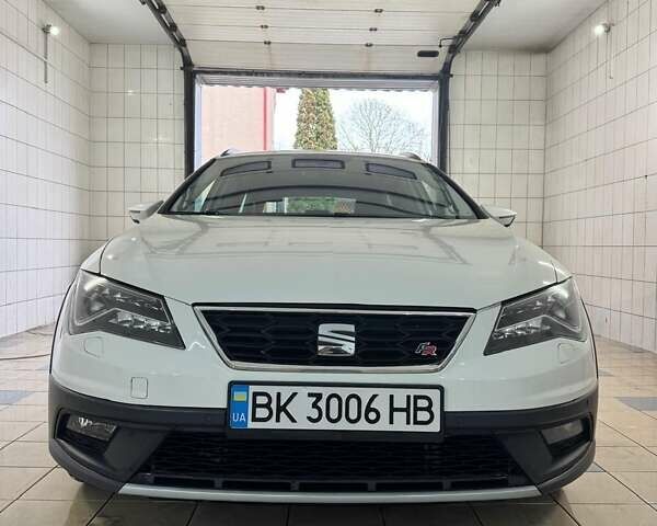 Белый Сеат Леон, объемом двигателя 1.97 л и пробегом 211 тыс. км за 16500 $, фото 8 на Automoto.ua