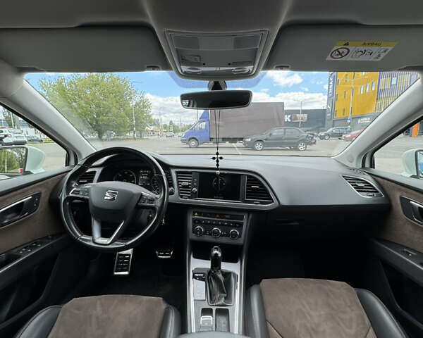 Сеат Леон 2017 в Киеве на Automoto.ua Белый Сеат Леон, объемом двигателя 1.97 л и пробегом 157 тыс. км за 17500 $, фото 16 на Automoto.ua