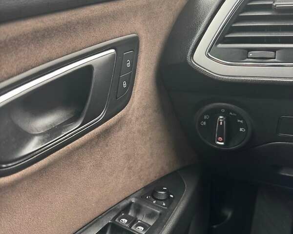 Білий Сеат Leon, об'ємом двигуна 1.97 л та пробігом 211 тис. км за 16500 $, фото 15 на Automoto.ua