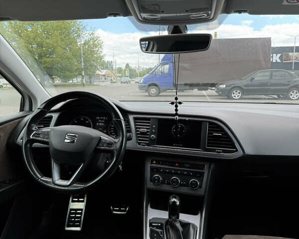 Сеат Леон 2017 в Киеве на Automoto.ua Белый Сеат Леон, объемом двигателя 1.97 л и пробегом 157 тыс. км за 17500 $, фото 15 на Automoto.ua