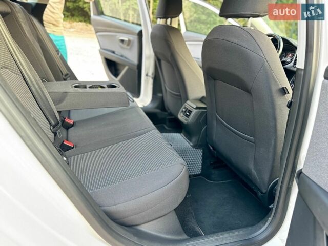 Білий Сеат Leon, об'ємом двигуна 1.6 л та пробігом 269 тис. км за 13000 $, фото 27 на Automoto.ua
