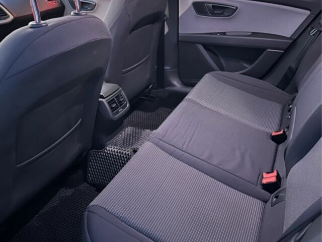 Белый Сеат Леон, объемом двигателя 2 л и пробегом 229 тыс. км за 14900 $, фото 4 на Automoto.ua