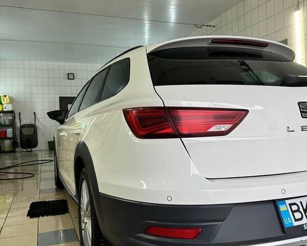 Белый Сеат Леон, объемом двигателя 1.97 л и пробегом 211 тыс. км за 16500 $, фото 6 на Automoto.ua