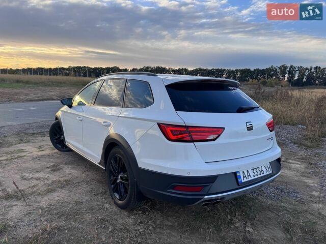 Білий Сеат Leon, об'ємом двигуна 1.97 л та пробігом 277 тис. км за 13500 $, фото 4 на Automoto.ua