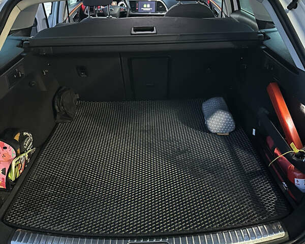 Белый Сеат Леон, объемом двигателя 1.97 л и пробегом 229 тыс. км за 15500 $, фото 19 на Automoto.ua