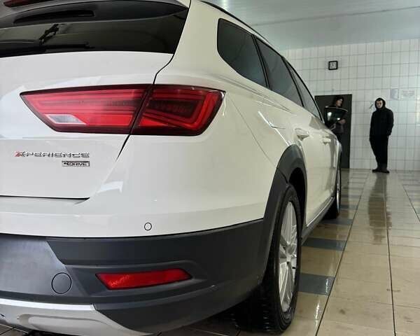 Белый Сеат Леон, объемом двигателя 1.97 л и пробегом 211 тыс. км за 16500 $, фото 3 на Automoto.ua