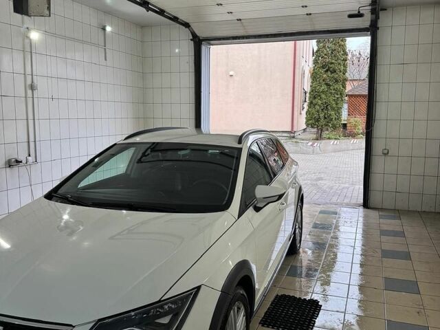 Білий Сеат Leon, об'ємом двигуна 1.97 л та пробігом 211 тис. км за 13700 $, фото 6 на Automoto.ua