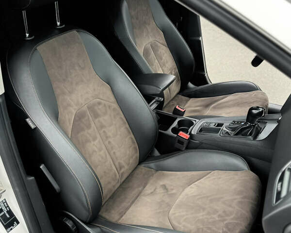 Сеат Леон 2017 в Киеве на Automoto.ua Белый Сеат Леон, объемом двигателя 1.97 л и пробегом 157 тыс. км за 17500 $, фото 19 на Automoto.ua