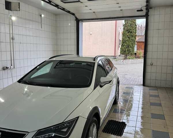 Белый Сеат Леон, объемом двигателя 1.97 л и пробегом 211 тыс. км за 16500 $, фото 7 на Automoto.ua