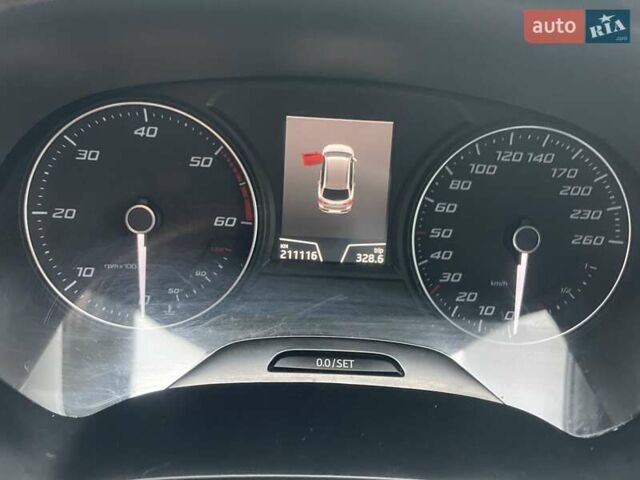 Білий Сеат Leon, об'ємом двигуна 1.97 л та пробігом 211 тис. км за 16500 $, фото 7 на Automoto.ua