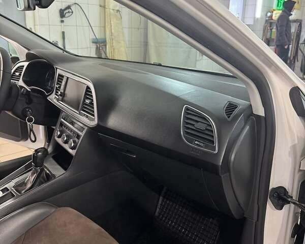 Білий Сеат Leon, об'ємом двигуна 1.97 л та пробігом 211 тис. км за 16500 $, фото 13 на Automoto.ua