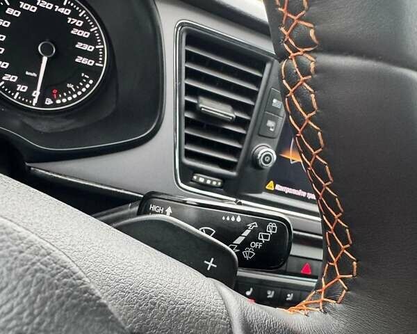 Белый Сеат Леон, объемом двигателя 1.97 л и пробегом 211 тыс. км за 16500 $, фото 18 на Automoto.ua