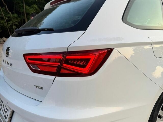 Білий Сеат Leon, об'ємом двигуна 1.6 л та пробігом 269 тис. км за 13000 $, фото 7 на Automoto.ua
