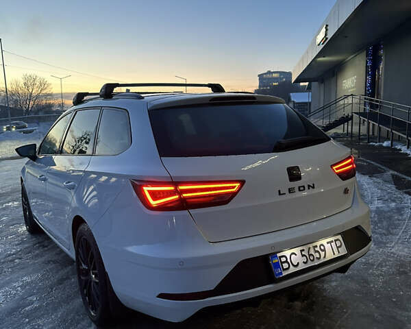 Белый Сеат Леон, объемом двигателя 1.97 л и пробегом 229 тыс. км за 15500 $, фото 5 на Automoto.ua
