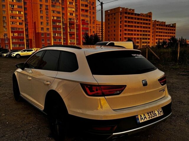 Білий Сеат Leon, об'ємом двигуна 1.97 л та пробігом 274 тис. км за 13000 $, фото 5 на Automoto.ua