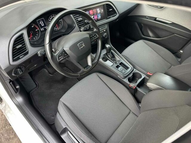 Белый Сеат Леон, объемом двигателя 1.6 л и пробегом 132 тыс. км за 12500 $, фото 6 на Automoto.ua