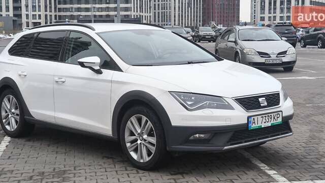 Білий Сеат Leon, об'ємом двигуна 2 л та пробігом 220 тис. км за 17100 $, фото 10 на Automoto.ua
