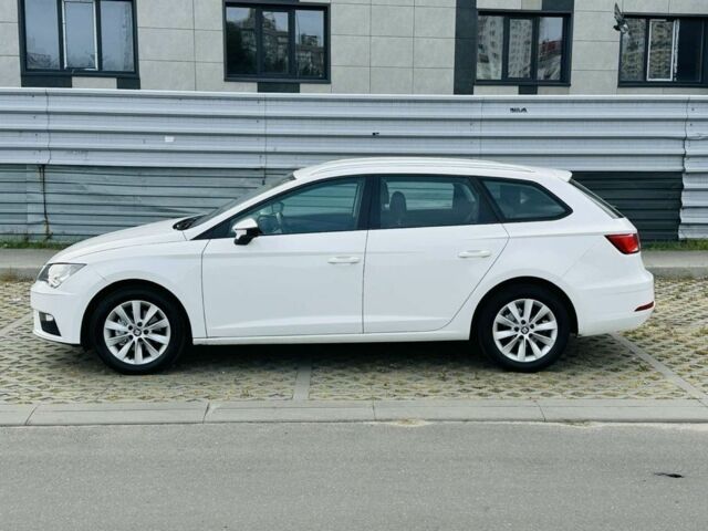 Белый Сеат Леон, объемом двигателя 1.6 л и пробегом 132 тыс. км за 12500 $, фото 4 на Automoto.ua