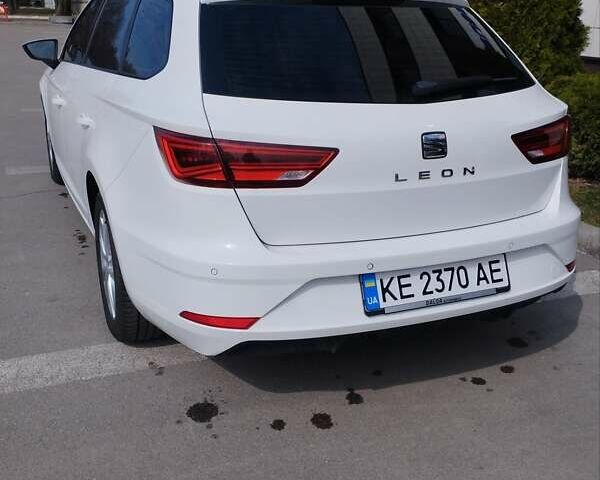 Белый Сеат Леон, объемом двигателя 1.97 л и пробегом 180 тыс. км за 17000 $, фото 7 на Automoto.ua