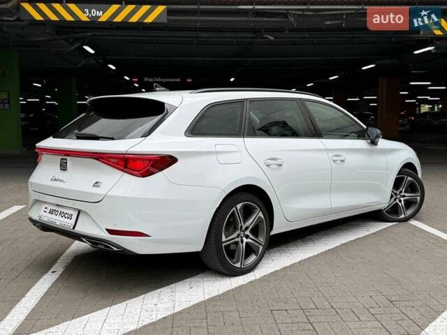 Білий Сеат Leon, об'ємом двигуна 1.4 л та пробігом 48 тис. км за 25990 $, фото 5 на Automoto.ua