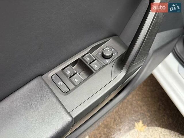 Белый Сеат Леон, объемом двигателя 1.4 л и пробегом 48 тыс. км за 23990 $, фото 11 на Automoto.ua