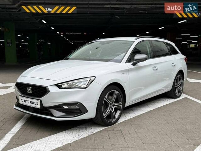 Білий Сеат Leon, об'ємом двигуна 1.4 л та пробігом 48 тис. км за 25990 $, фото 2 на Automoto.ua