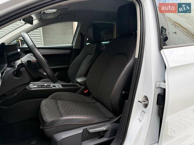 Білий Сеат Leon, об'ємом двигуна 1.4 л та пробігом 48 тис. км за 25990 $, фото 6 на Automoto.ua