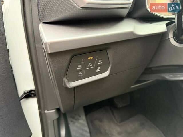 Белый Сеат Леон, объемом двигателя 1.4 л и пробегом 48 тыс. км за 23990 $, фото 12 на Automoto.ua