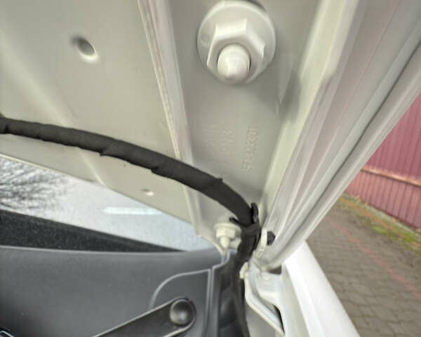 Белый Сеат Леон, объемом двигателя 1.97 л и пробегом 134 тыс. км за 23700 $, фото 107 на Automoto.ua