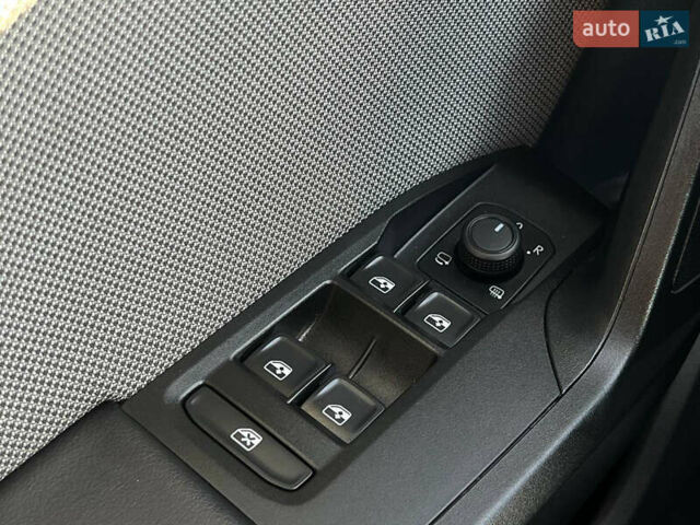 Білий Сеат Leon, об'ємом двигуна 2 л та пробігом 196 тис. км за 19222 $, фото 63 на Automoto.ua