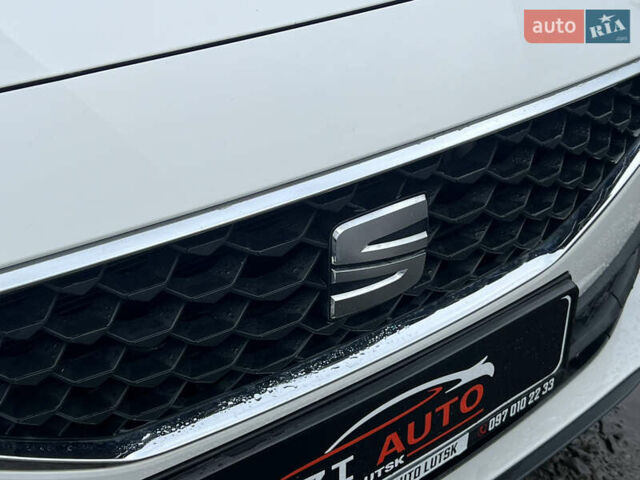Білий Сеат Leon, об'ємом двигуна 2 л та пробігом 196 тис. км за 19903 $, фото 14 на Automoto.ua