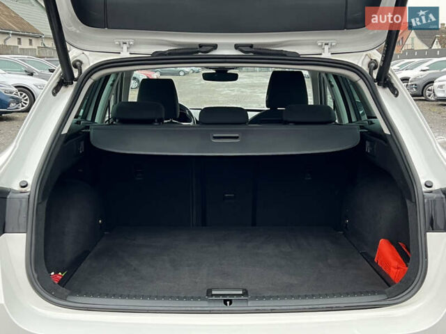 Білий Сеат Leon, об'ємом двигуна 2 л та пробігом 196 тис. км за 19222 $, фото 38 на Automoto.ua