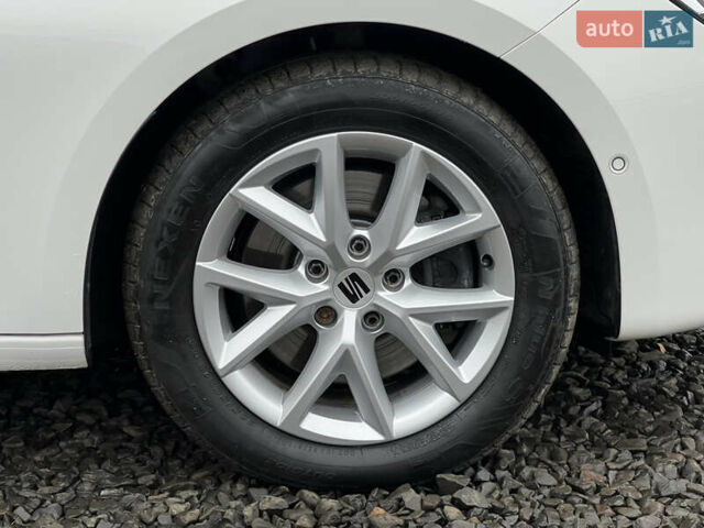 Білий Сеат Leon, об'ємом двигуна 2 л та пробігом 196 тис. км за 19222 $, фото 18 на Automoto.ua