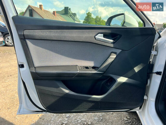 Білий Сеат Leon, об'ємом двигуна 2 л та пробігом 196 тис. км за 20559 $, фото 30 на Automoto.ua