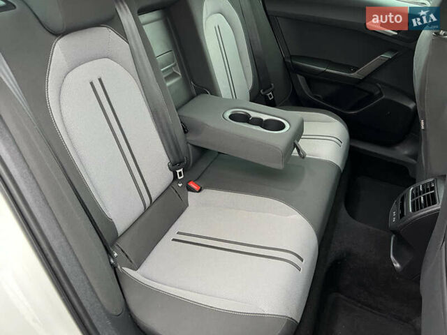 Білий Сеат Leon, об'ємом двигуна 2 л та пробігом 196 тис. км за 19222 $, фото 44 на Automoto.ua