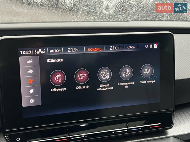 Білий Сеат Leon, об'ємом двигуна 2 л та пробігом 196 тис. км за 19222 $, фото 68 на Automoto.ua