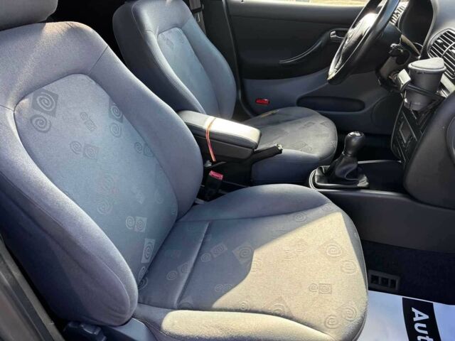 Черный Сеат Леон, объемом двигателя 1.8 л и пробегом 270 тыс. км за 3140 $, фото 15 на Automoto.ua